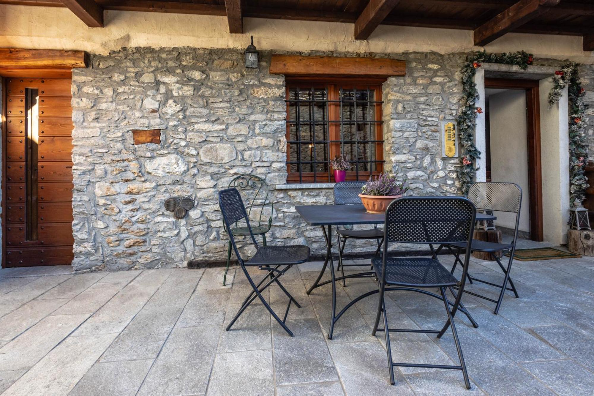 Lo Ni Di Candolle Gignod Exterior photo